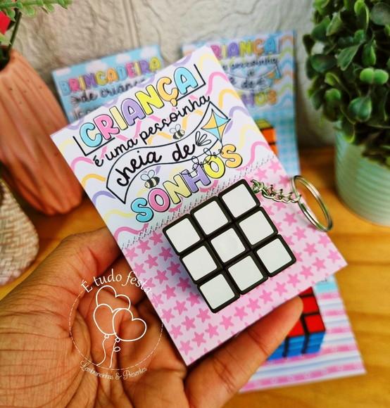 Chaveiro Cubo Mágico com Tag Dia das Crianças