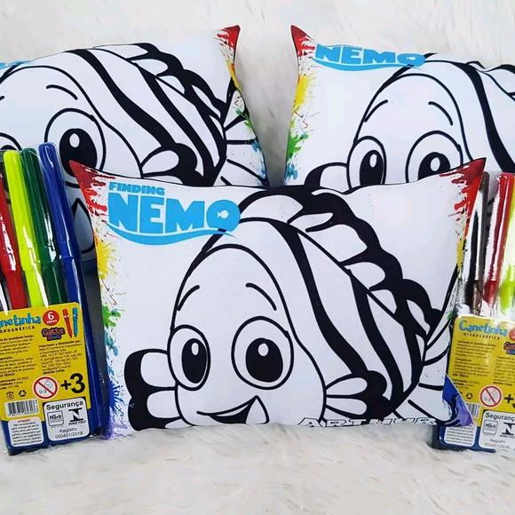 Kit de Colorir Almofada + Canetinha Procurando Nemo