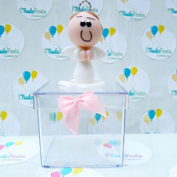 Caixinha acrílica personalizada batismo com anjo em biscuit