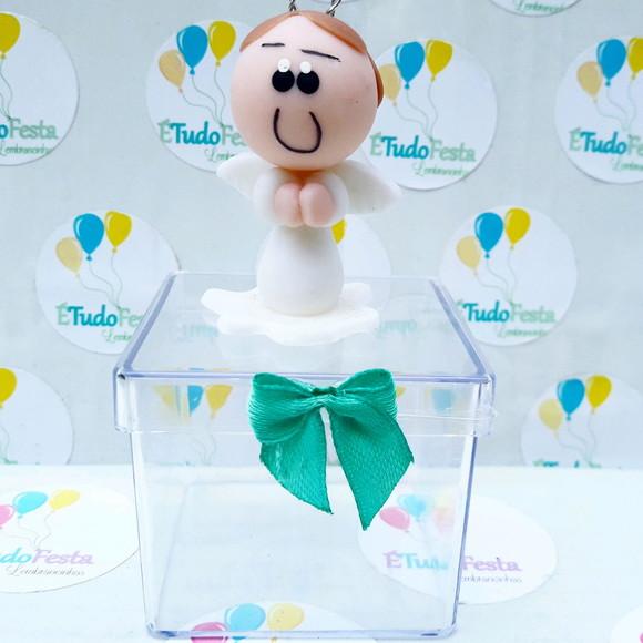 Caixinha acrílica personalizada batismo com anjo em biscuit