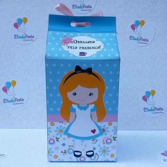 Caixinha de Milk personalizada Alice no País das Maravilhas