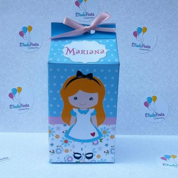 Caixinha de Milk personalizada Alice no País das Maravilhas