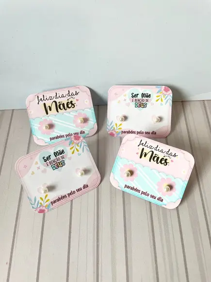 Brinco Pérola na Tag Personalizado -dia da Mães
