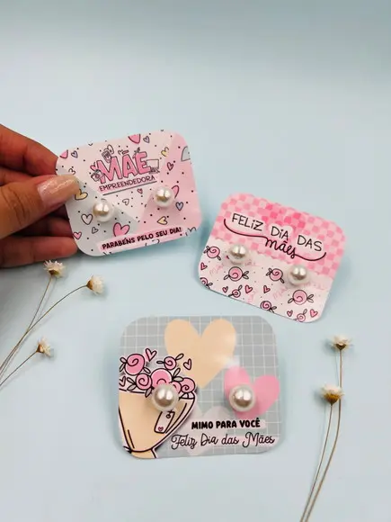 Brinco Pérola na Tag Personalizado -dia da Mães