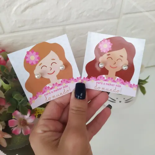 Brinco Pérola na Tag Personalizado -dia da Mães