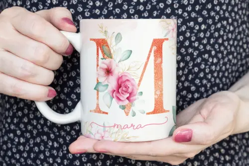 Caneca Floral Personalizada com Inicial + Nome