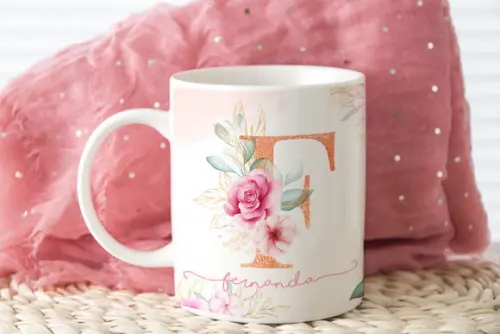 Caneca Floral Personalizada com Inicial + Nome