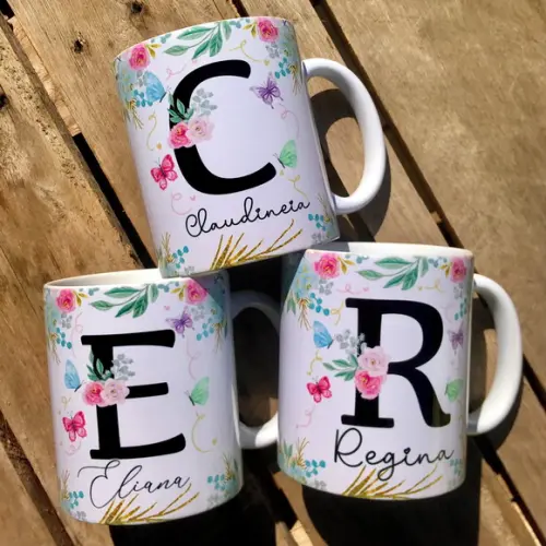 Caneca Floral Personalizada com Inicial + Nome