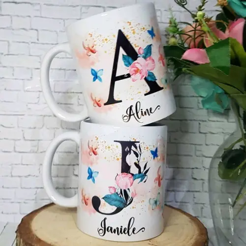 Caneca Floral Personalizada com Inicial + Nome