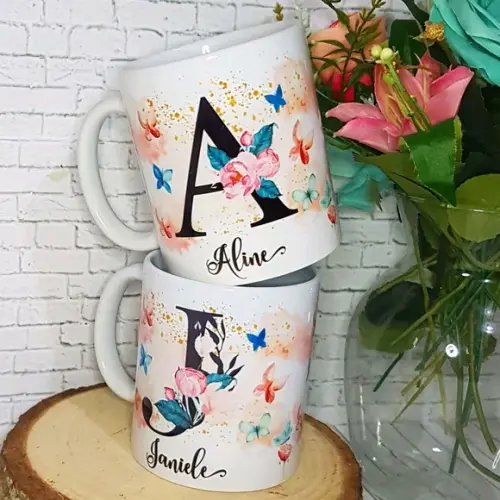 Caneca Floral Personalizada com Inicial + Nome