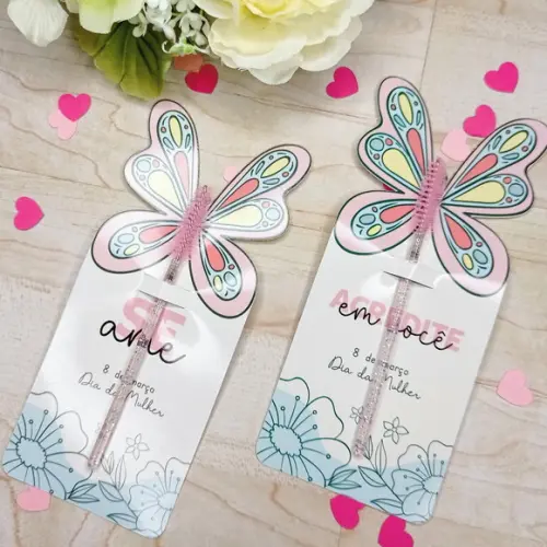 Escovinha para Cilios +tag Personalizada Dia da Mulher