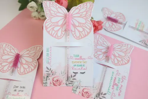 Escovinha para Cilios +tag Personalizada Dia da Mulher