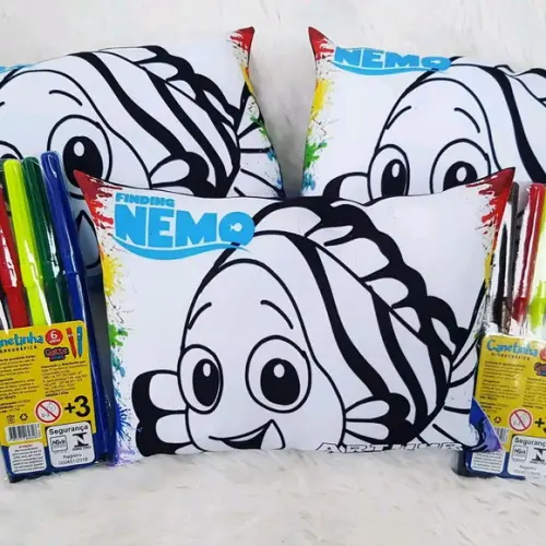 Kit de Colorir Almofada + Canetinha Procurando Nemo