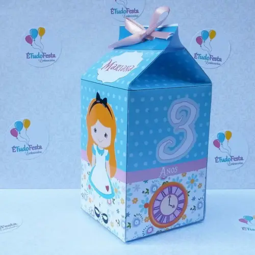 Caixinha de Milk personalizada Alice no País das Maravilhas