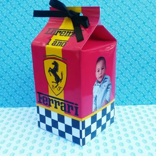 Caixinha de Milk personalizada Ferrari