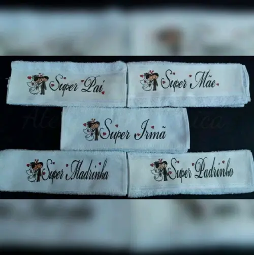 Lembrancinha de casamento toalhinha personalizada