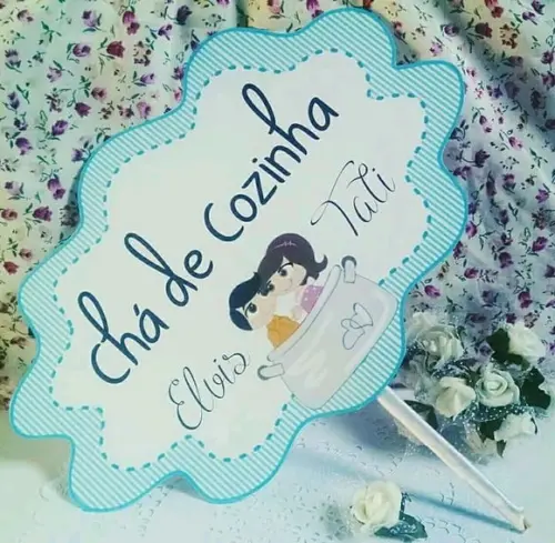 Plaquinha personalizada para foto chá de cozinha