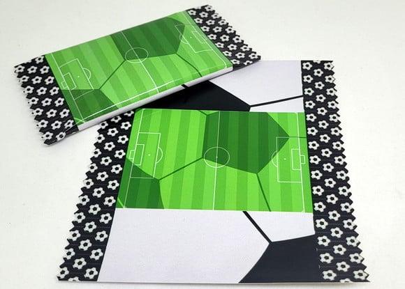 Capa Kit Kat Campo de Futebol