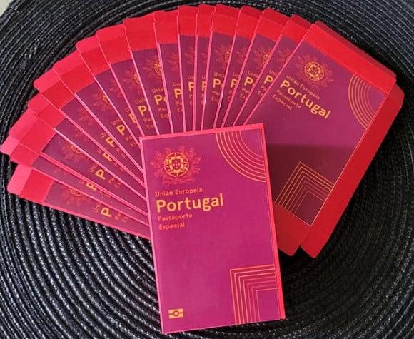 Kit Nº3 40 Caixas para Kit Kat Passaporte Português Viagem
