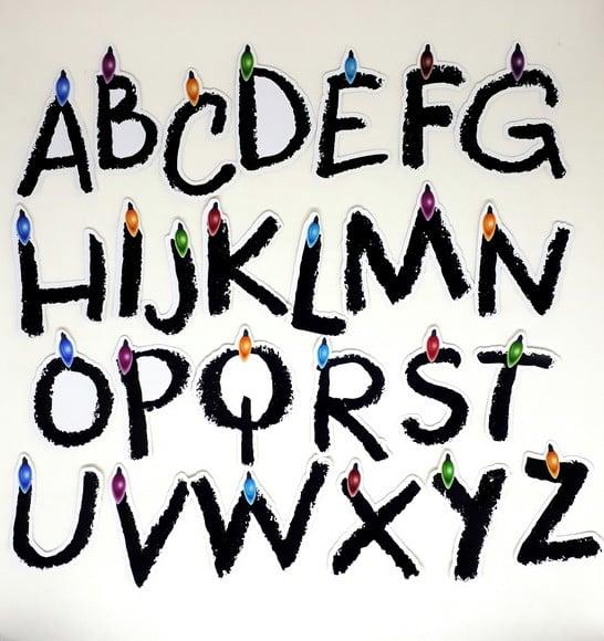 Kit 26 Apliques Alfabeto 8cm Stranger Things