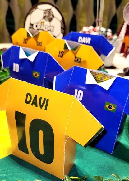 Caixa Camisa Seleção Futebol Amarela e Azul