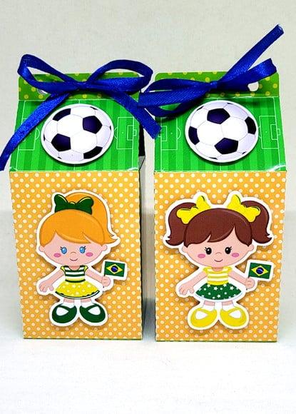 Kit 12 Caixas Milk Jogadora de Futebol Brasil com Aplique 3d