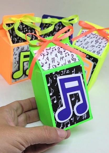 Kit 12 Caixas Milk Neon Nota Musical com Aplique 3d