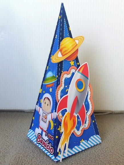 Kit 12 Caixas Pirâmide Astronauta com Aplique 3d