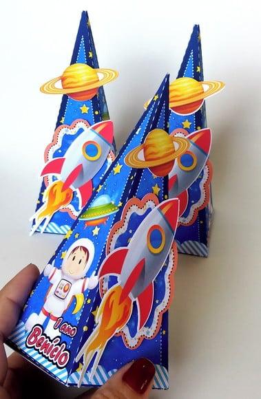 Kit 12 Caixas Pirâmide Astronauta com Aplique 3d