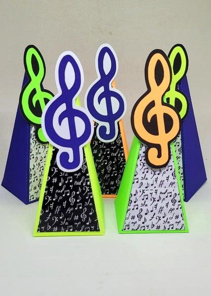 Kit 12 Caixas Pirâmide Neon Nota Musical com Aplique 3d