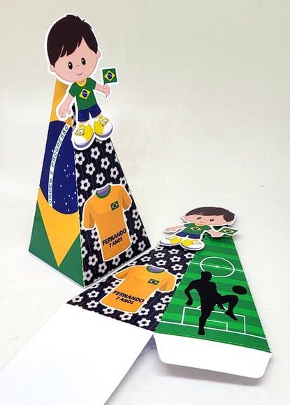 Kit 14 Caixas Pirâmide Jogador(a) de Futebol Brasil com Aplique 