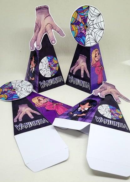 Kit 14 Caixas Pirâmide Wandinha com Aplique 3d