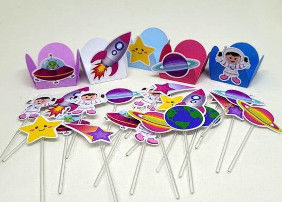 Kit com 60 Itens Forminhas e Toper Astronauta Menina