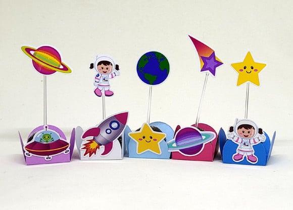 Kit com 60 Itens Forminhas e Toper Astronauta Menina