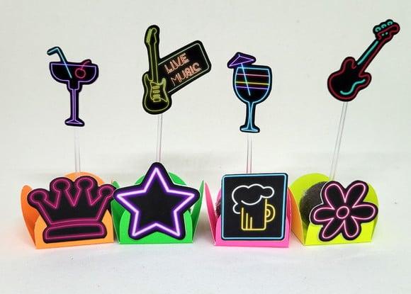 Kit Com 60 Itens Forminhas E Toper Neon