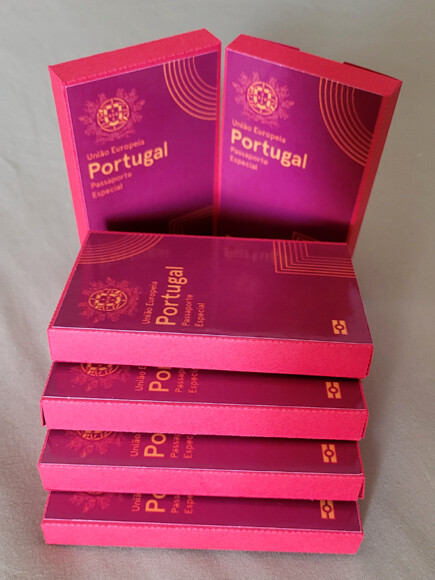 Kit Nº2 30 Caixas para Kit Kat Passaporte Português Viagem