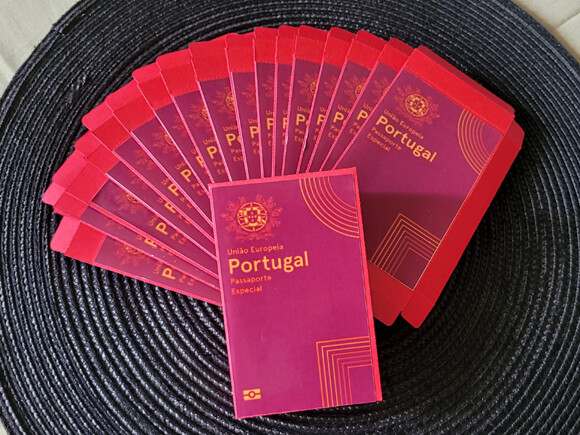 Kit Nº2 30 Caixas para Kit Kat Passaporte Português Viagem