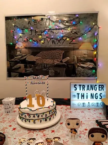 Topo de Bolo Stranger Things (mod. 1)