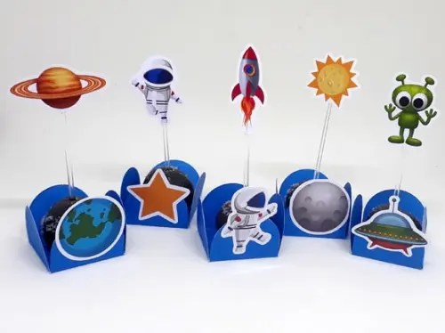 Kit forminhas + Toper Docinhos c/ 60 itens Astronauta