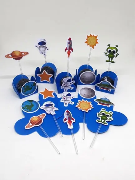 Kit forminhas + Toper Docinhos c/ 60 itens Astronauta