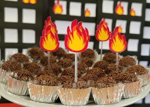 Kit Toper para Docinhos Fogo Bombeiro