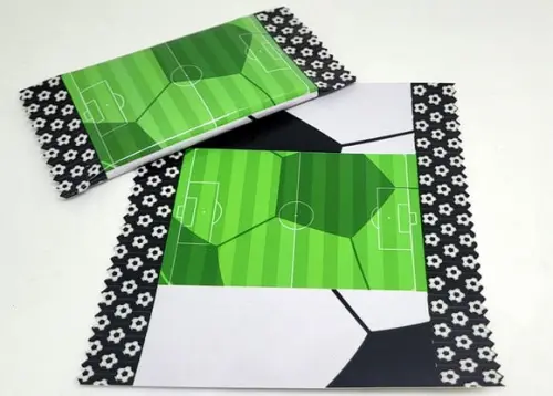 Capa Kit Kat Campo de Futebol