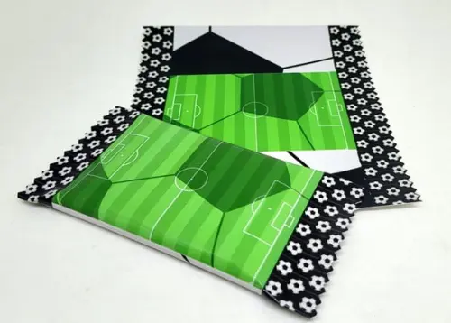 Capa Kit Kat Campo de Futebol