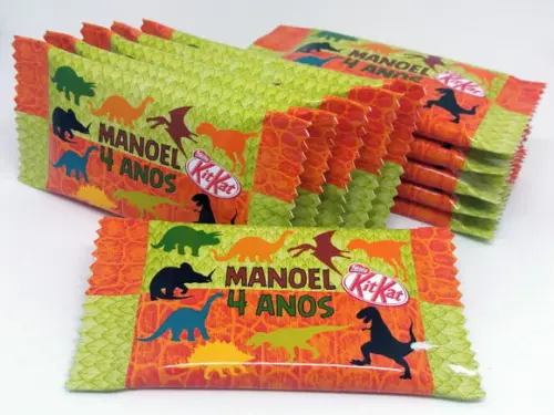 Capa Kit Kat Dinossáuro
