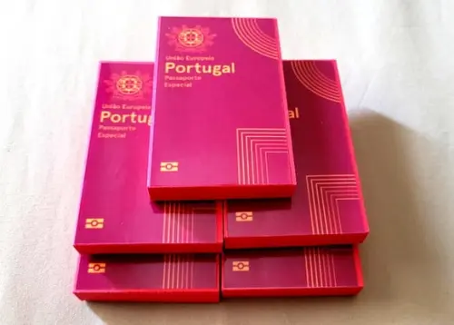 Kit Nº3 40 Caixas para Kit Kat Passaporte Português Viagem