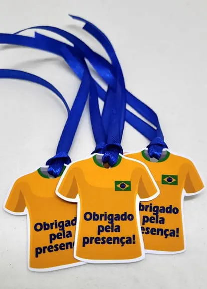 Tag de Agradecimento Camisa do Brasil com Fita de Cetim