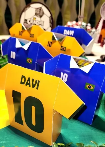 Caixa Camisa Seleção Futebol Amarela e Azul