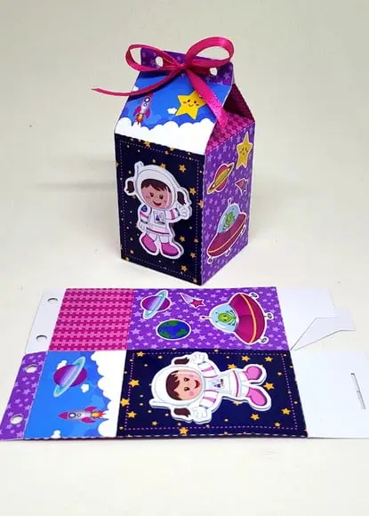 Kit 14 Caixas Milk Astronauta Menina com Aplique 3d