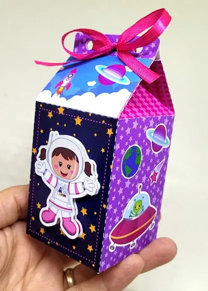 Kit 14 Caixas Milk Astronauta Menina com Aplique 3d