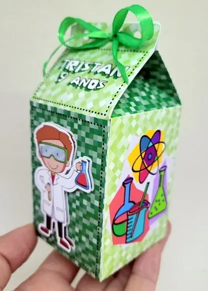 Kit 14 Caixas Milk Menino Cientista com Aplique 3d